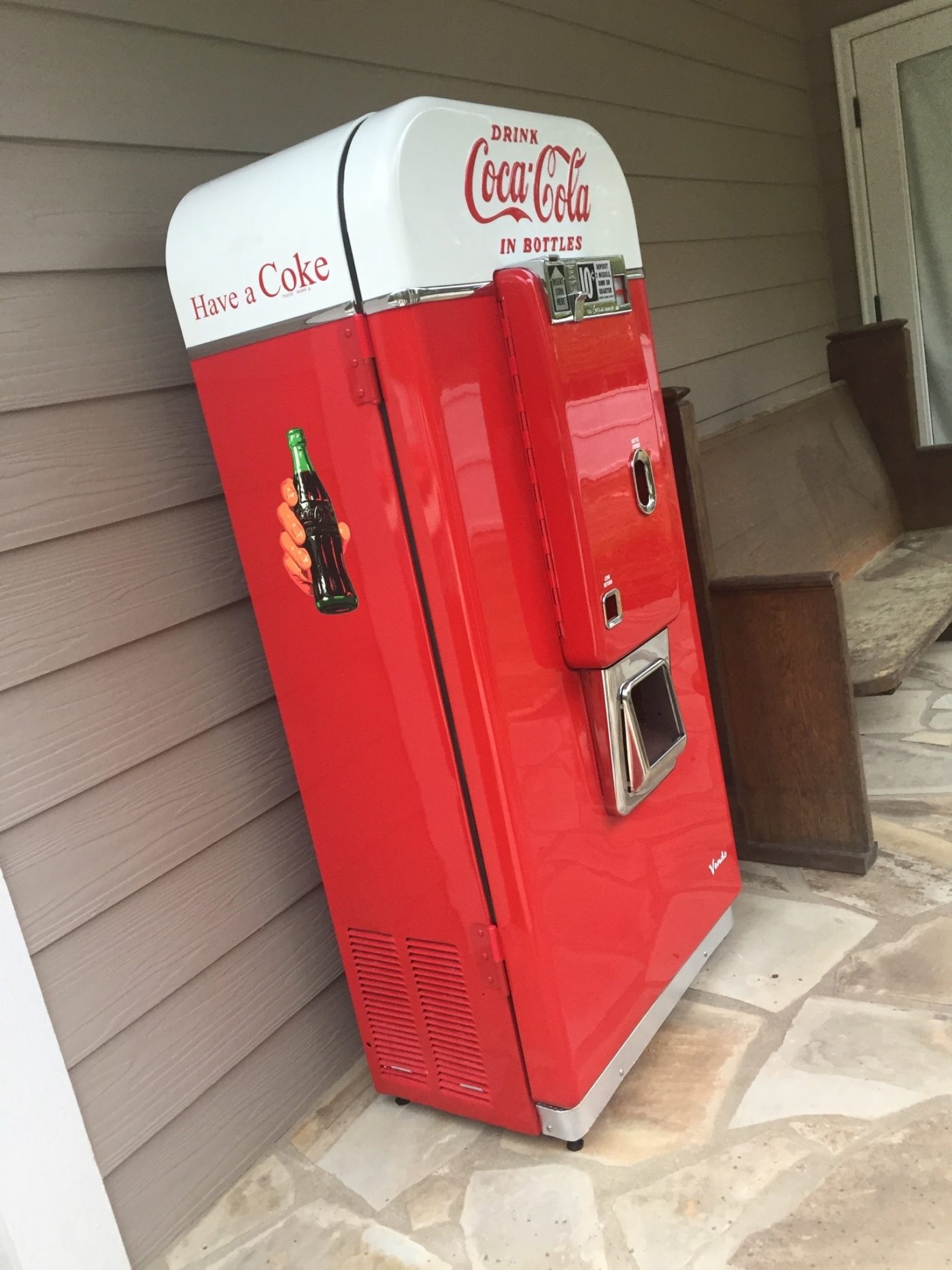 Vendo Coke machine